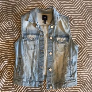 Gap Light Jean Vest